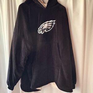 NFL Black/White Philadelphia Eagles Reversible Sherpa Hoodeez Unisex One Size